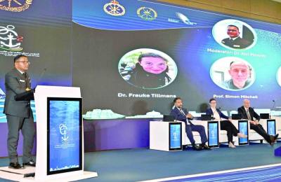 البحرية السلطانية تختتم المؤتمر الدولي لطب الأعماق