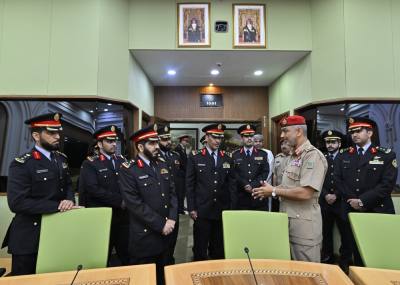 مناقشة التعاون في المجالات الأكاديمية العسكرية مع السعودية