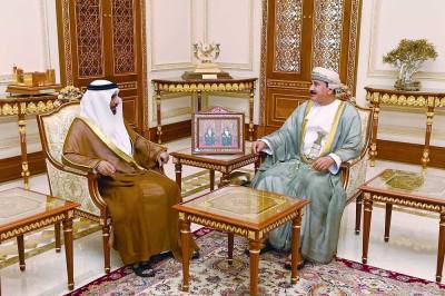 وزير المكتب السلطاني يودع سفير الإمارات